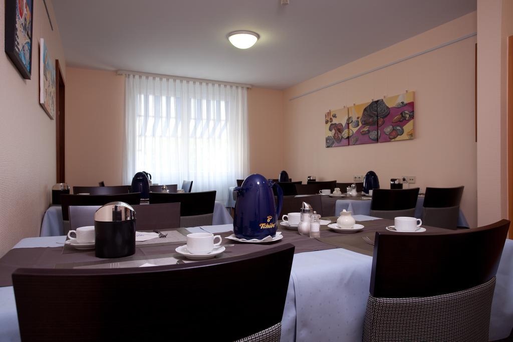 Akzent Hotel Torgauer Hof Зіндельфінген Екстер'єр фото