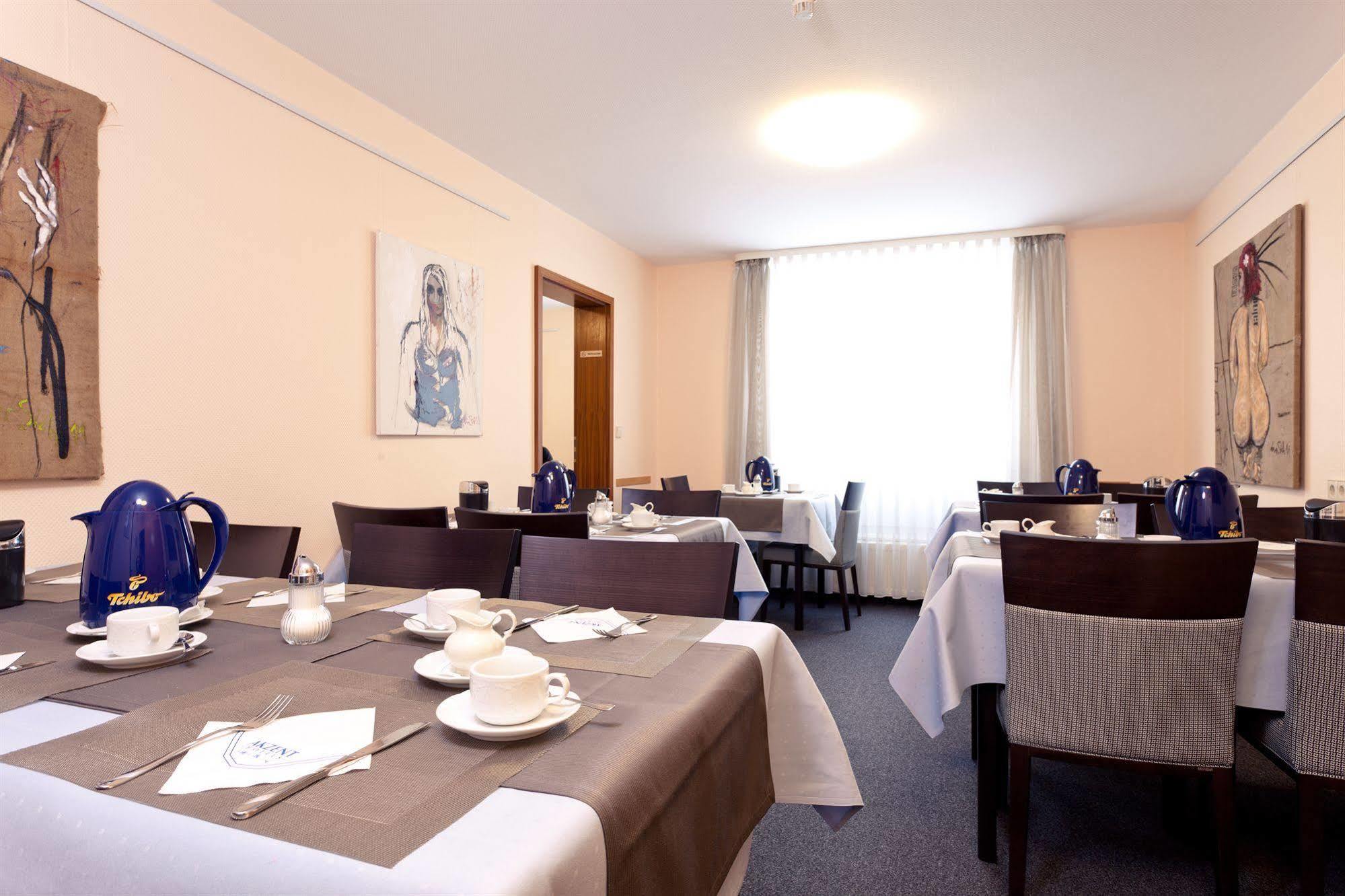Akzent Hotel Torgauer Hof Зіндельфінген Екстер'єр фото